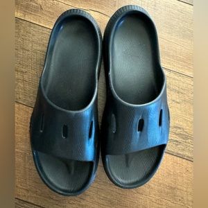HOKA recovery slides
